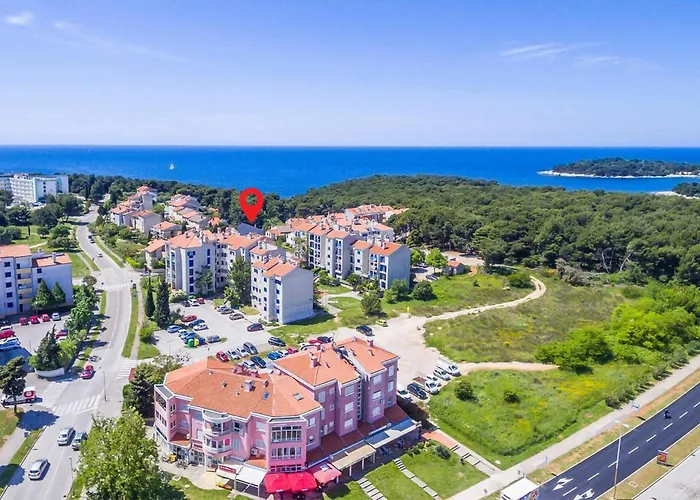 Stunning Apartment In Pula With Kitchen