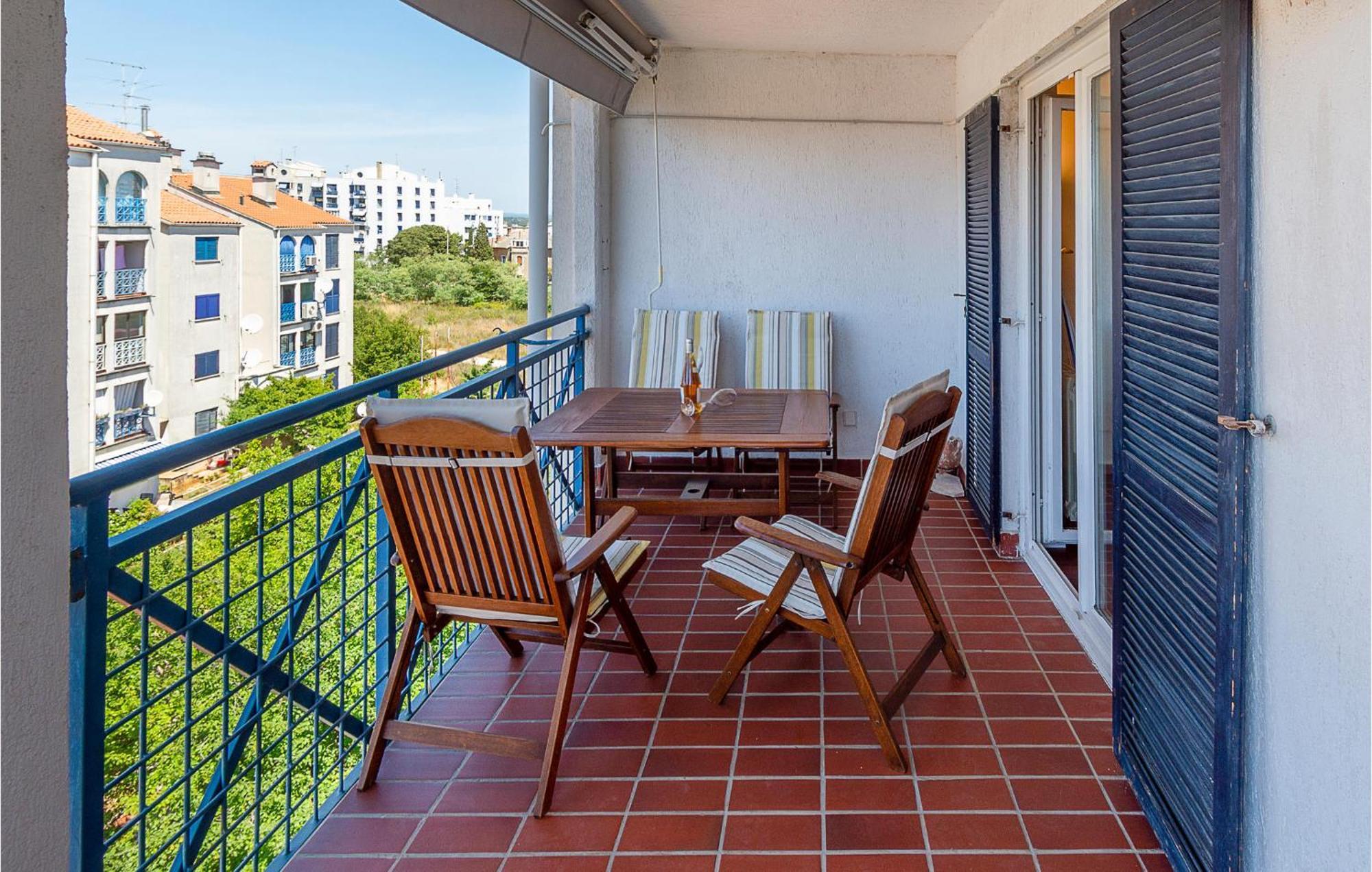 Stunning In With Kitchen Apartma *