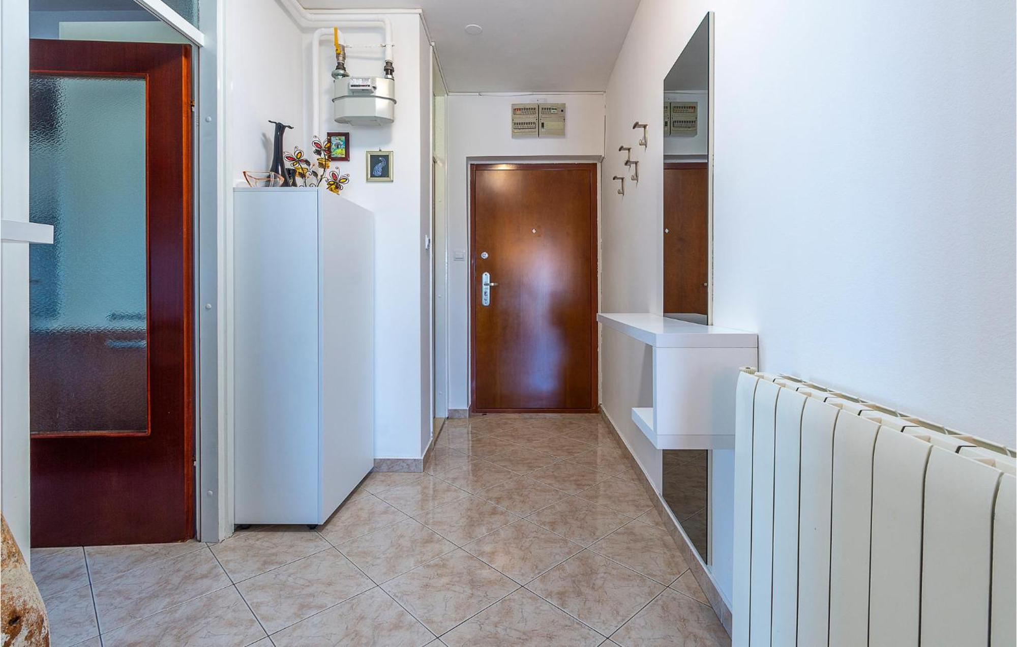 Apartma Stunning In With Kitchen Pula
